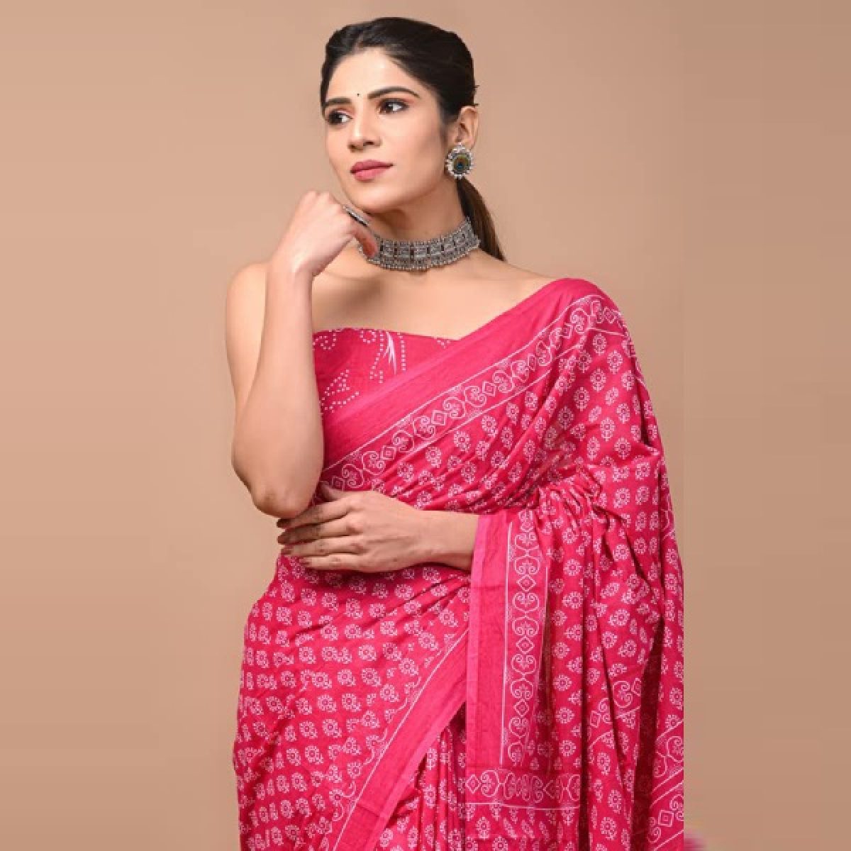 Elegant Handwoven Mangalgiri Cotton Saree with Checks – India1001.com